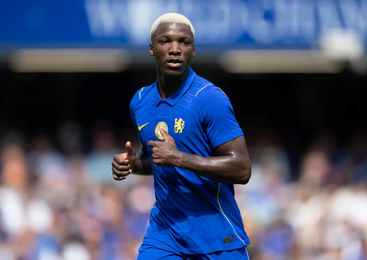 Imagem colorida de moises caicedo, do Chelsea- Metrópoles