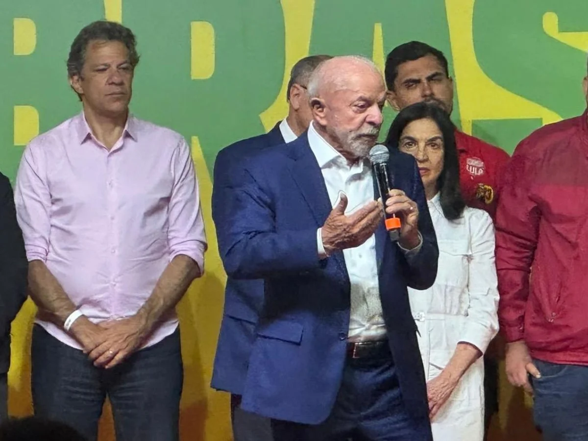 Lula reúne aliados para rediscutir campanha para segundo turno