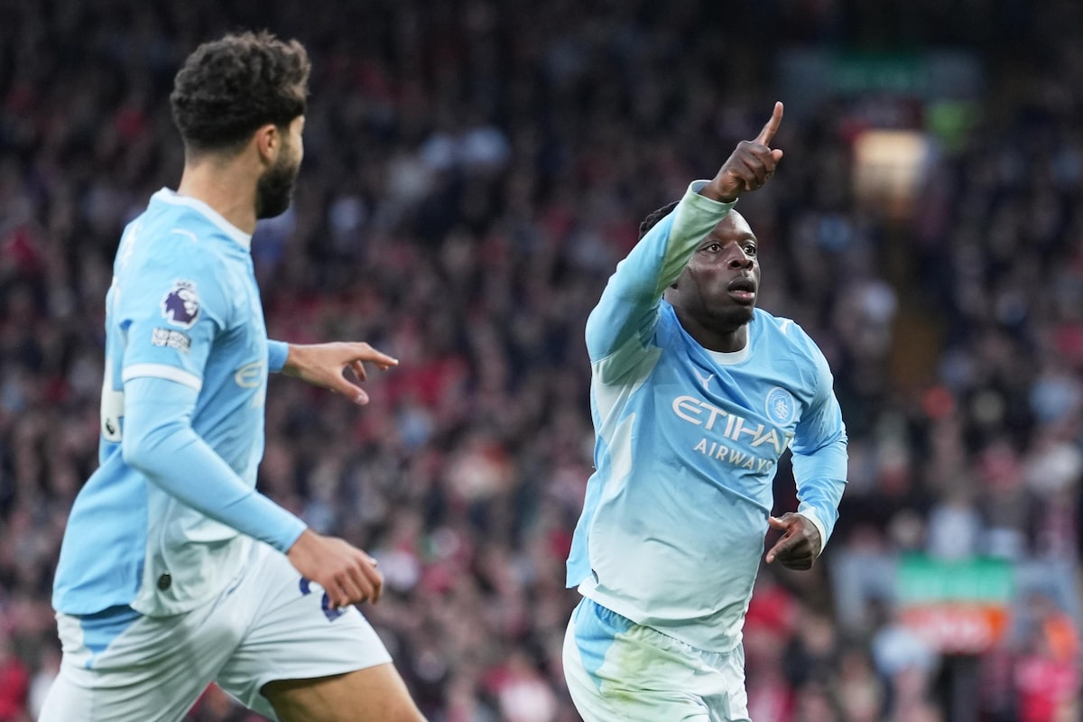 Doku comanda o City em vitória por 3 a 0 sobre o Liverpool em Anfield pela Premier League