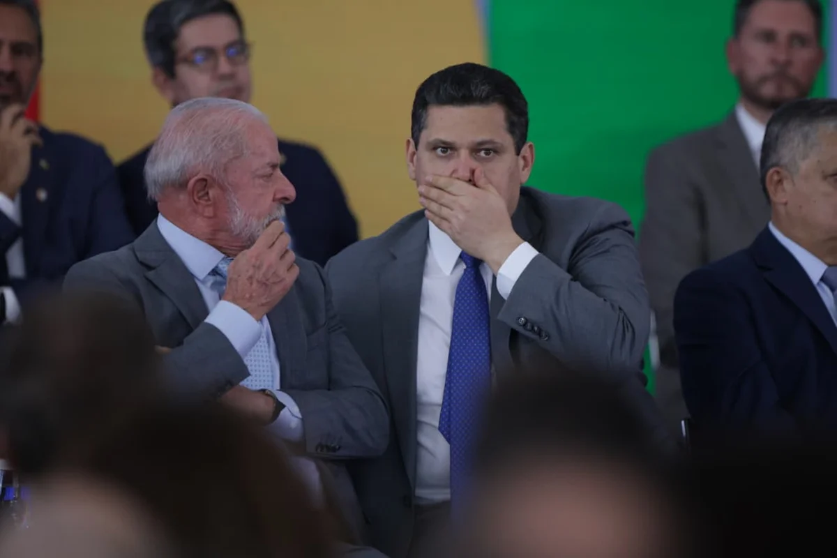 Fim da 6×1 tem dia decisivo com chance de votação em 2 turnos no Senado