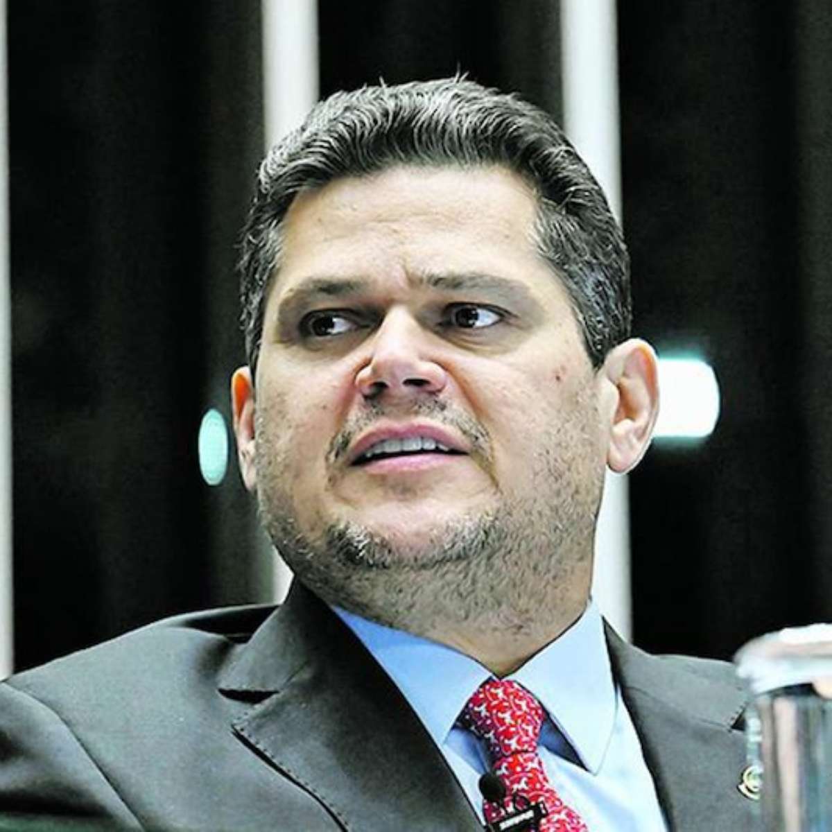 Fim da escala 6x1: saiba como ficam saúde, segurança e comércio se PEC for aprovada