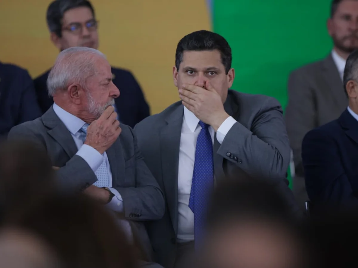 Fim da 6x1 tem dia decisivo com chance de votação em 2 turnos no Senado