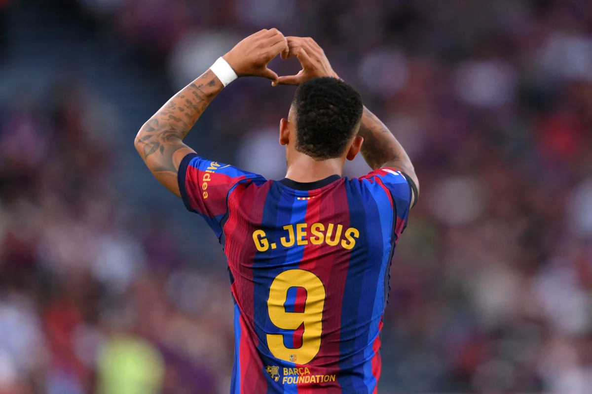 Foto colorida de Gabriel Jesus, do Barcelona - Metrópoles