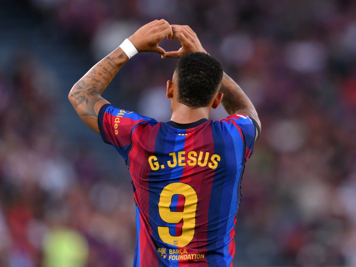 Gabriel Jesus tem média de um gol a cada 44 minutos pelo Barcelona