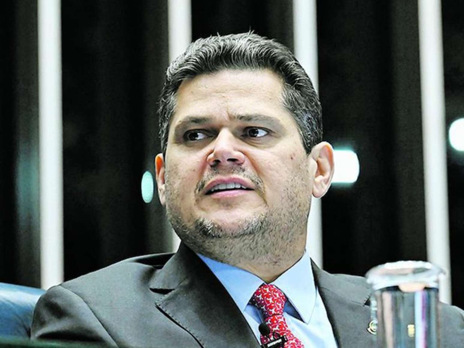 Alcolumbre vem fazendo repetidas reclama&ccedil;&otilde;es de press&atilde;o que ele sofre do governo para fazer tramitar o PEC do fim da escala 6x1.