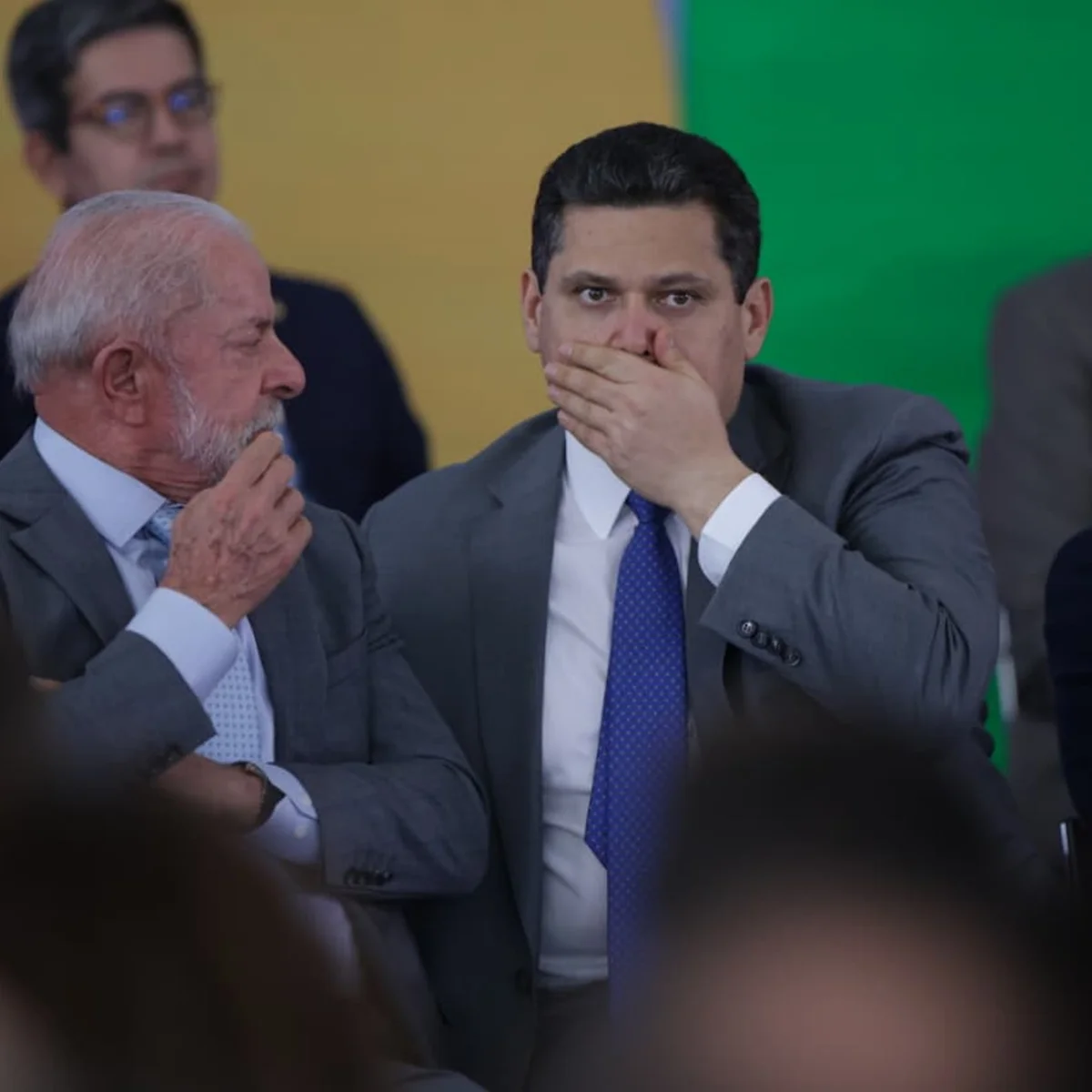 Fim da 6x1 tem dia decisivo com chance de votação em 2 turnos no Senado