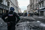 Macron alfineta Trump por explorar protestos na França em campanha nos EUA