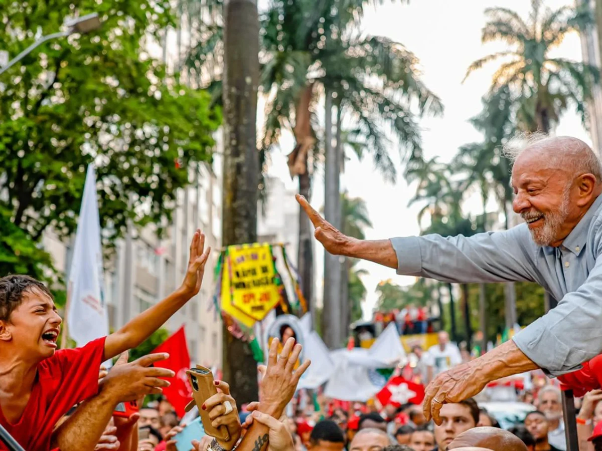 Derrotado em Minas, PT busca nova estratégia e puxadores de votos para Lula