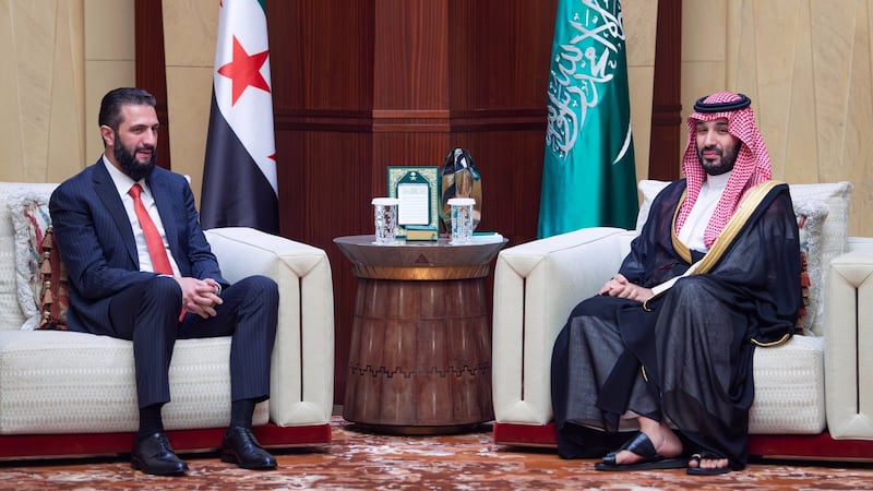 Um oficial sírio nega que a Arábia Saudita pediu a Damasco para enviar tropas na guerra contra os Houthis.