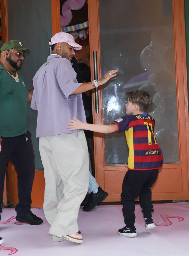 Filha de Neymar e Bruna Biancardi, Mavie completa 3 anos e ganha festão com tema 'Show de Talentos' em São Paulo
