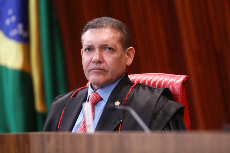 Nunes Marques cobra Meta sobre ‘comportamento potencialmente irregular’ do canal ‘Exército do Lula’