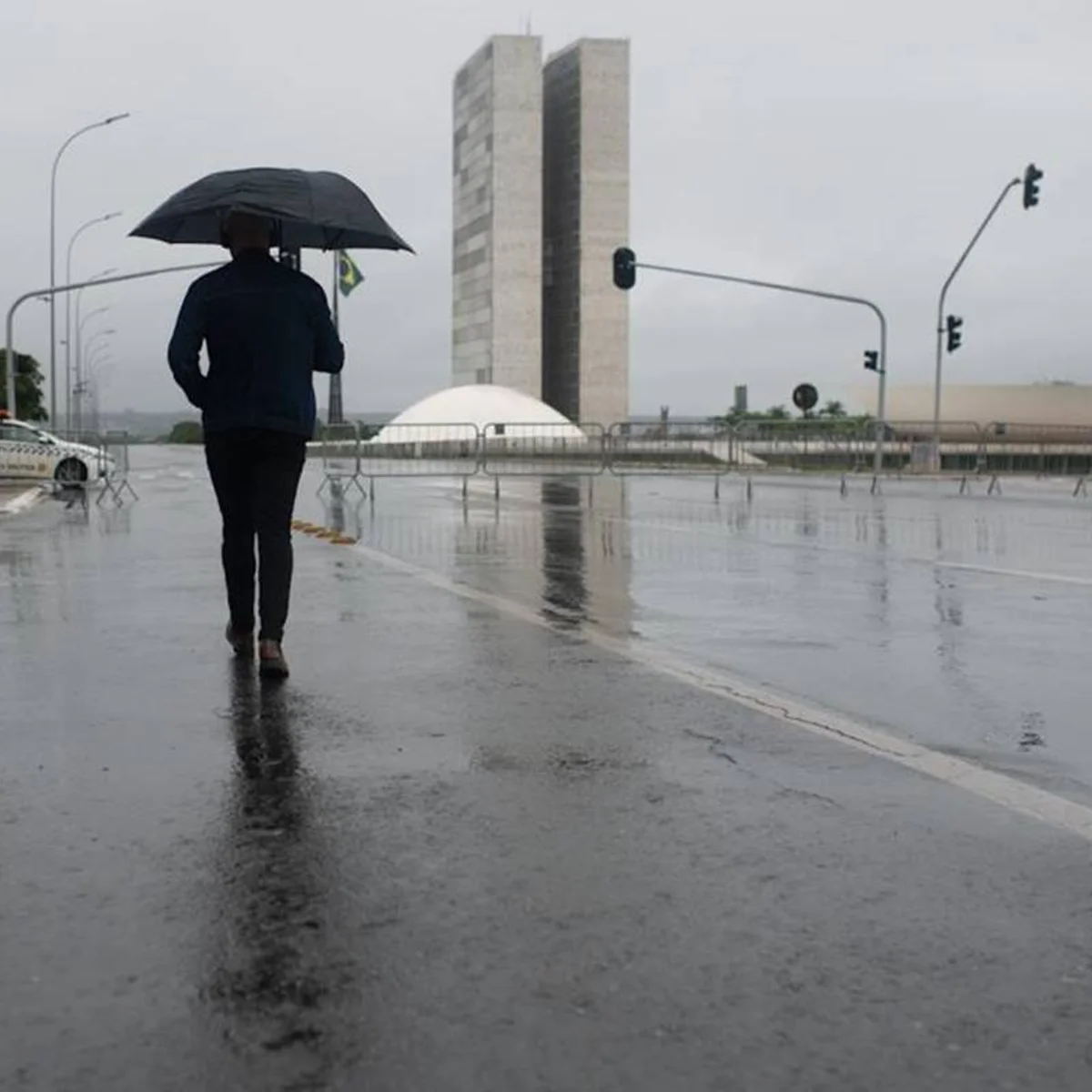 Eleitor do DF deve encarar pancadas de chuva no 1° turno das eleições