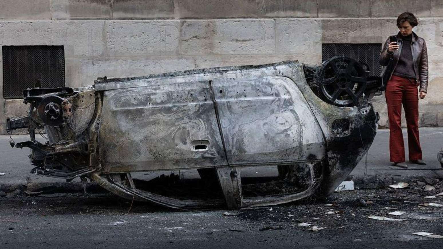 O primeiro-ministro franc&ecirc;s acusou grupos de esquerda radical de planejarem parte da viol&ecirc;ncia