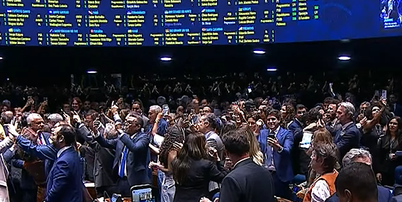 Senado Federal na noite desta quarta-feira, 14, na vota&ccedil;&atilde;o da PEC que prev&ecirc; o fim da escala 6x1 Foto: Reprodu&ccedil;&atilde;o/Youtube/TV Senado