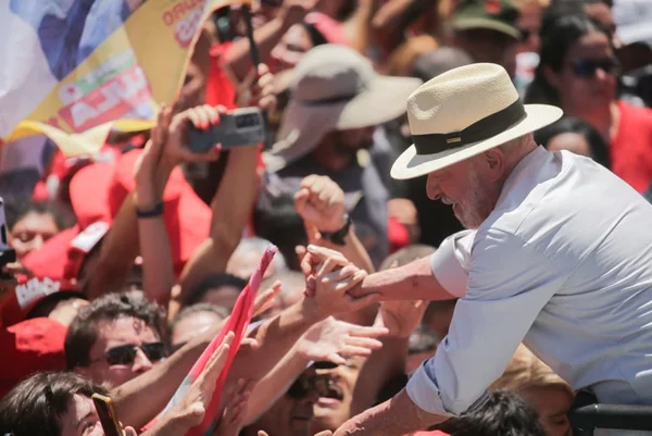 A 15 dias do 2º turno, campanha de Lula apara desavenças e muda estratégias - destaque galeria
