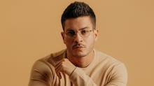 Leonardo se atrapalha para usar cartão de crédito e vira piada: ‘Nunca passou um na vida’
