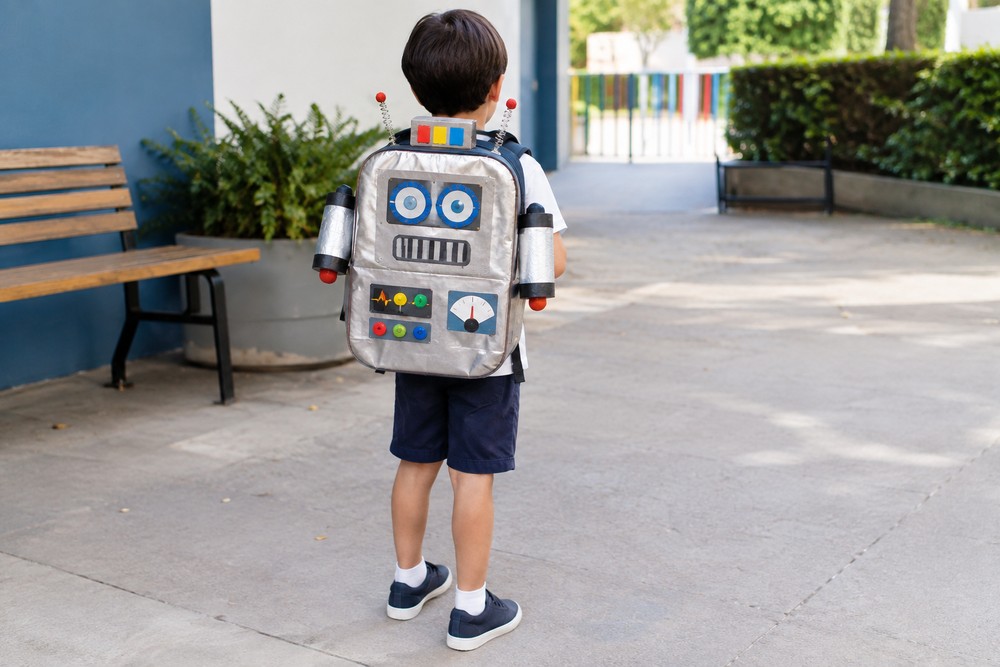 Ideia de mochila maluca gerada pelo ChatGPT — Foto: Imagem gerada por IA/OpenAI