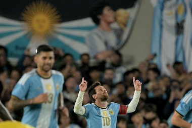 Argentina dá adeus a Messi com apoteose de gratidão a maior ídolo desde Maradona e vitória simbólica