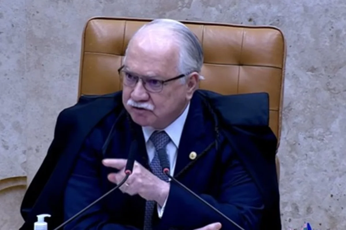 Coordenador de Flávio e líder do governo Lula se reúnem com Fachin nesta 3ª