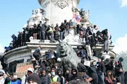 Macron alfineta Trump por explorar protestos na França em campanha nos EUA