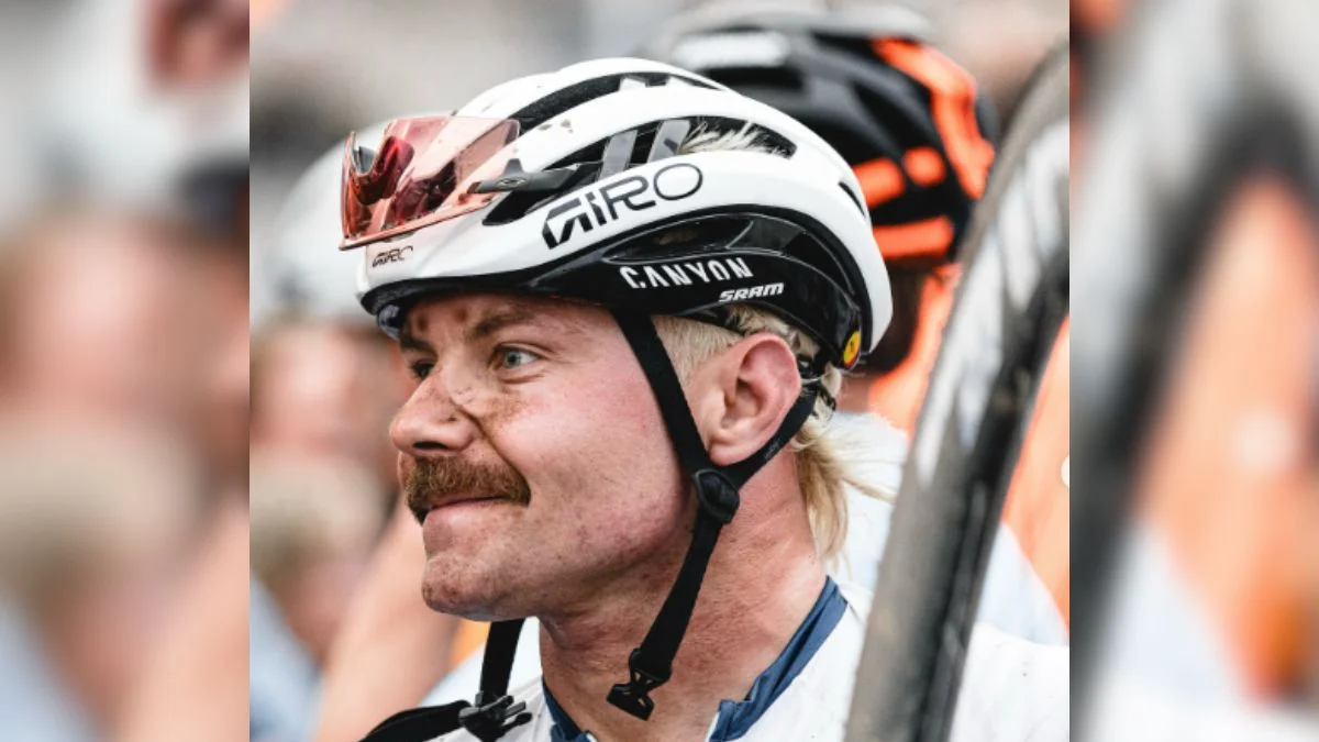 F1: Valtteri Bottas troca avião por bicicleta e pedala 350 km até Singapura