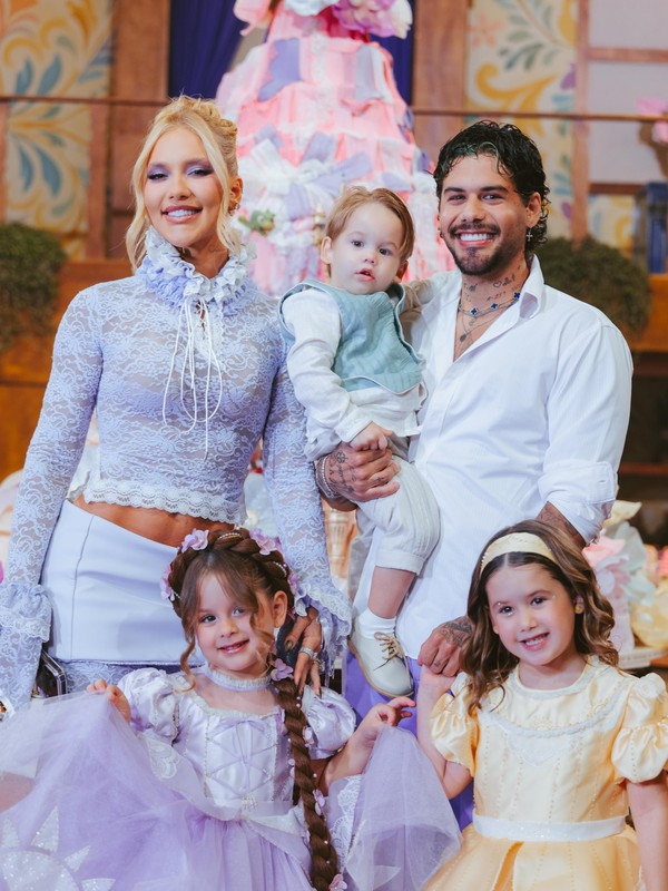 Torcida para reconciliação de Virginia e Zé Felipe, ausência de Leonardo e show de Safadão: tudo o que rolou na festa de Maria Flor