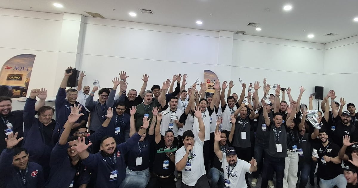 LATAM aproxima estudantes do mercado de manutenção aeronáutica durante a Feira MRO Brasil 2026
