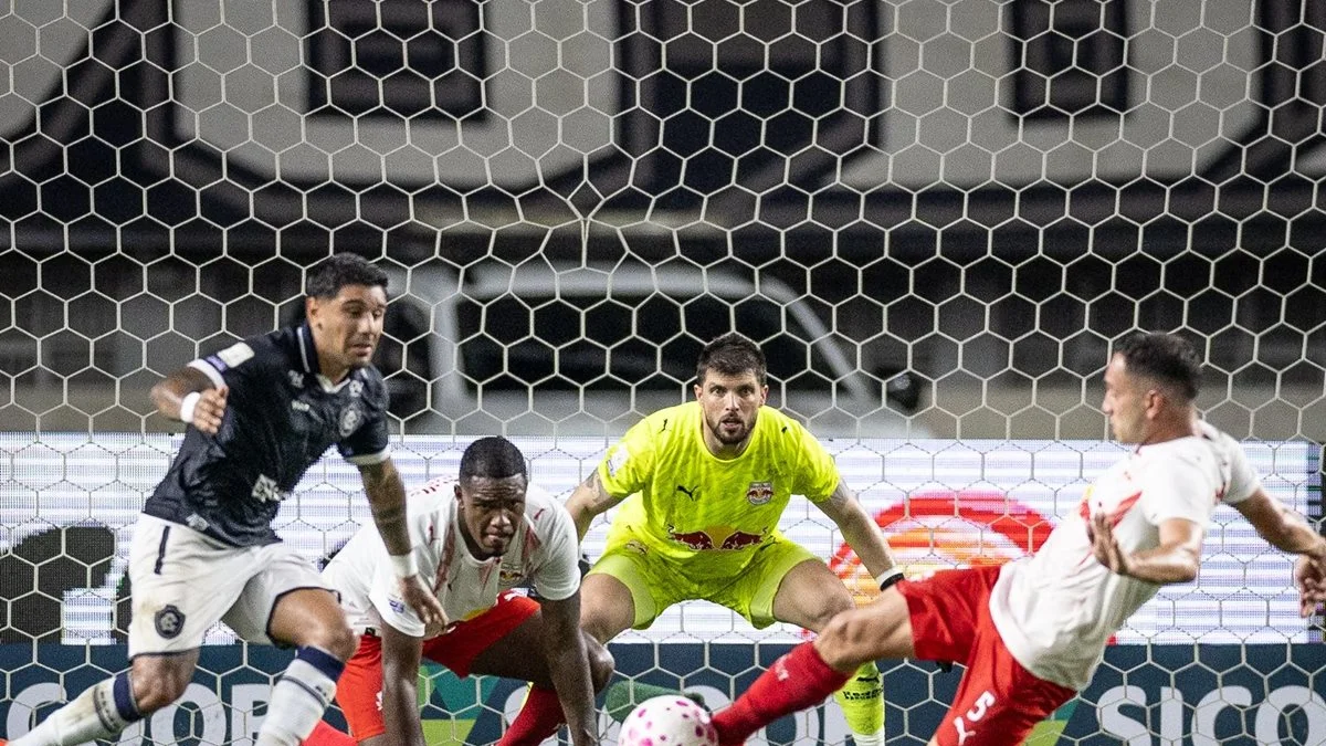 Em jogo com gols anulados, Remo e Bragantino empatam pelo Brasileirão