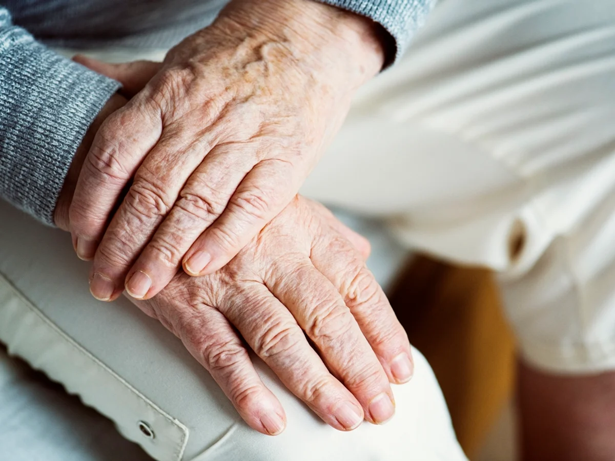Novo medicamento para Parkinson é aprovado nos EUA com ação direcionada