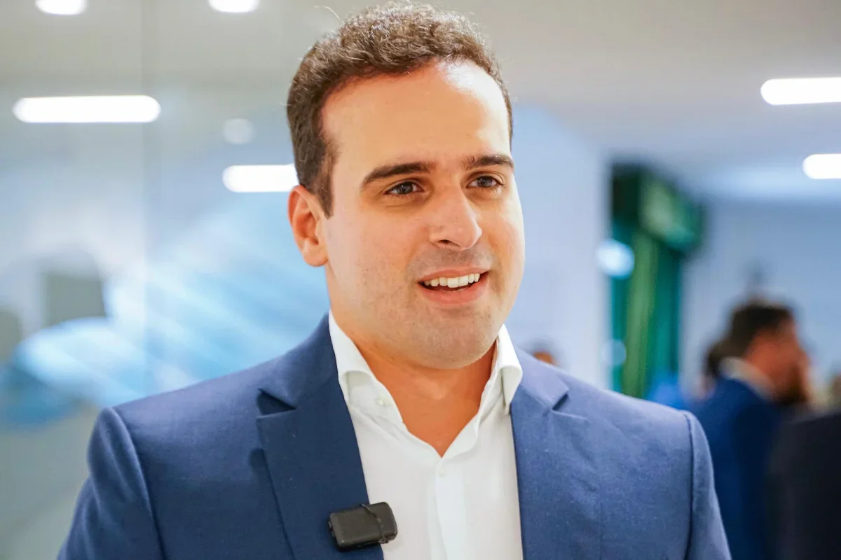 Atlas: Lucas Ribeiro tem 51,5% de votos válidos em 1º turno na Paraíba