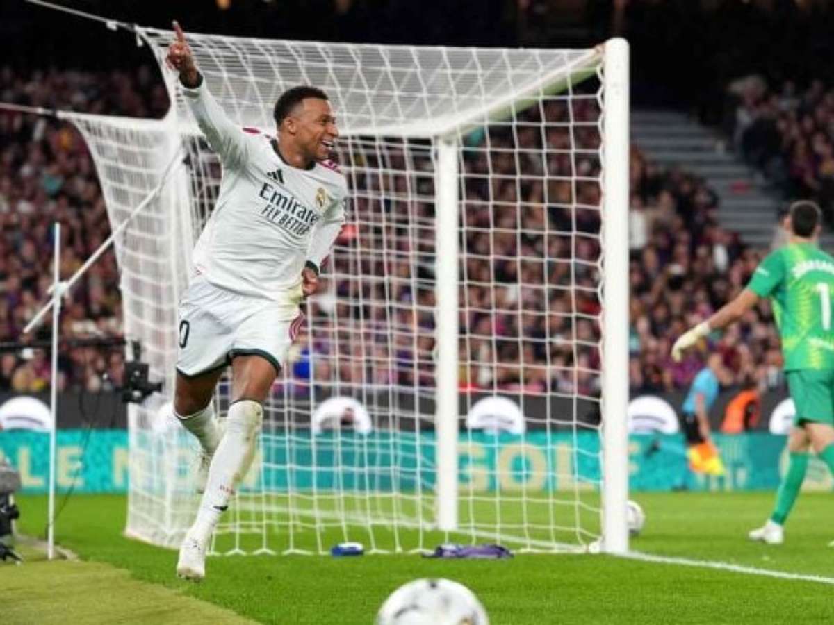 Raphinha marca, mas Mbappé decide em vitória do Real sobre Barcelona