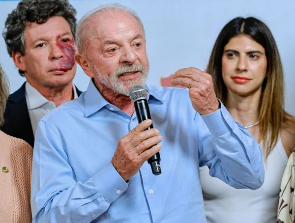 Lula garante que irá a debate da Band mesmo com a ausência de Flávio