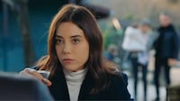 Hora da selfie! Derya, Derin e Volkan mostram parceria nos bastidores de Iludida