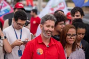 Celina e Grass apostam em motociata e carreata na véspera da do 1º turno