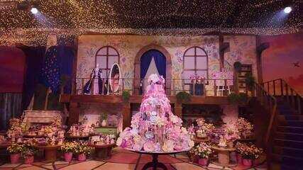 Decoração e bolo da festa de quatro anos de Maria Flor
