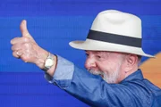 Com 56,2% dos votos, Flávio Bolsonaro vence Lula na Venezuela - imagem 3