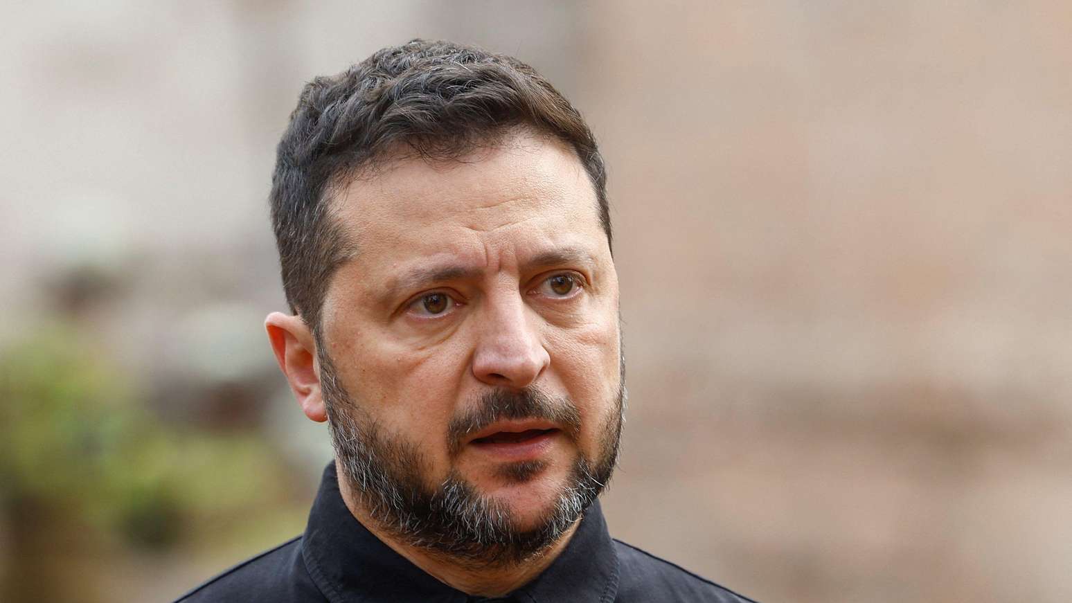 Imagem da matéria: 'Chegou a hora de a Ucrânia ter um novo presidente', diz Trump após Zelensky condenar acordo sobre diesel com a Rússia