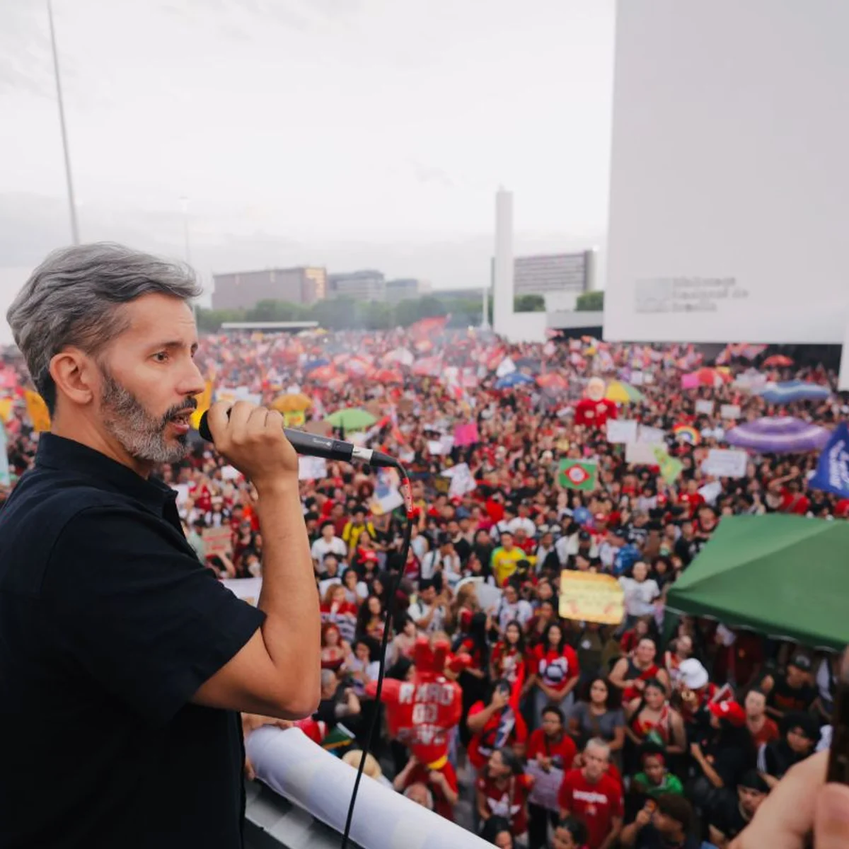 Leandro Grass tem sabatina, caminhadas e panfletagens nesta segunda (19/10)