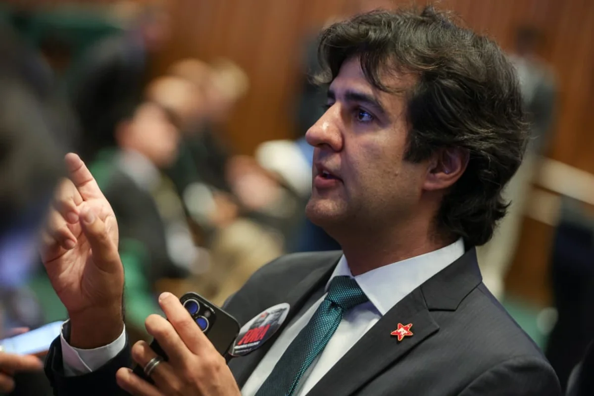 Saiba quem é Gabriel Magno, deputado distrital reeleito no DF