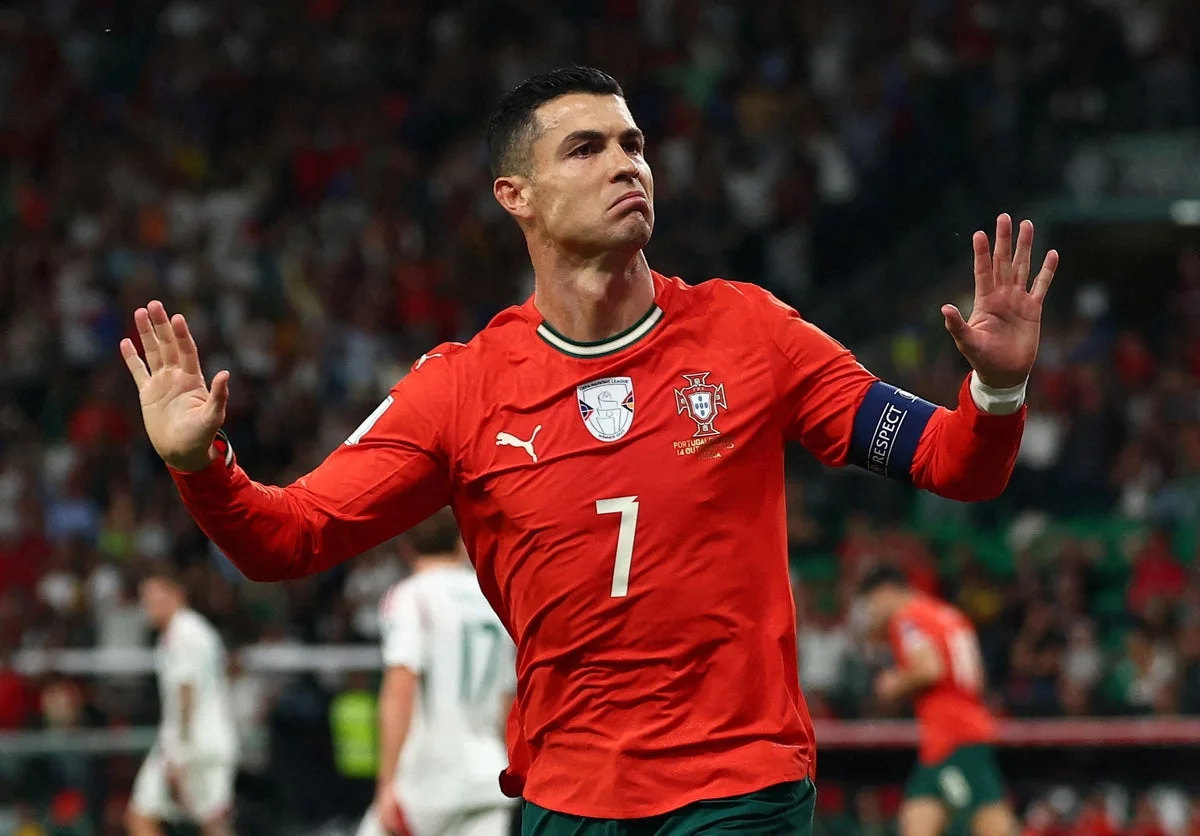 Cristiano Ronaldo assume que foi traído por Jorge Jesus. Mas quer voltar à seleção. Comunicado divide Portugal. Com o ataque, convivência com JJ é impossível