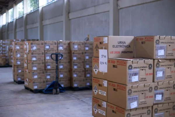 Mais de 158 milhões de brasileiros estão aptos a ir às urnas neste domingo