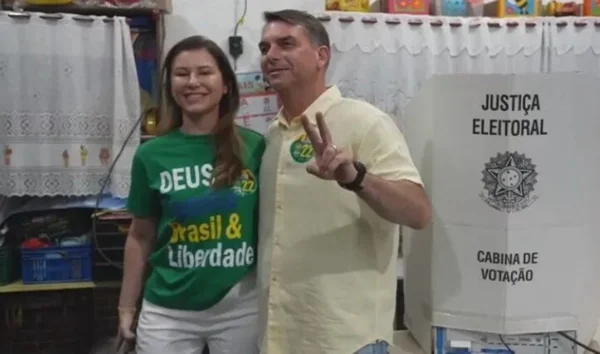 Eleições 2026: Flávio Bolsonaro vota no Rio de Janeiro