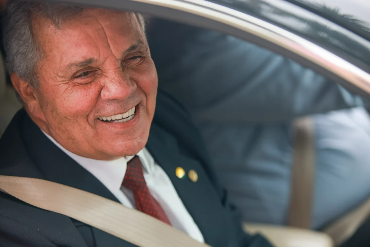 Deputado Federal Alberto Fraga PL conversa com a imprensa após visitar o ex-presidente condenado por tentativa de golpe de Estado Jair Bolsonaro Metropoles