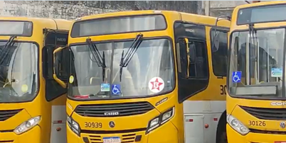 &Ocirc;nibus com adesivo do PT foram impedidos de deixar a garagem na manh&atilde; deste domingo, 25, segundo turno das elei&ccedil;&otilde;es Foto: Reprodu&ccedil;&atilde;o/X/@opabloreis