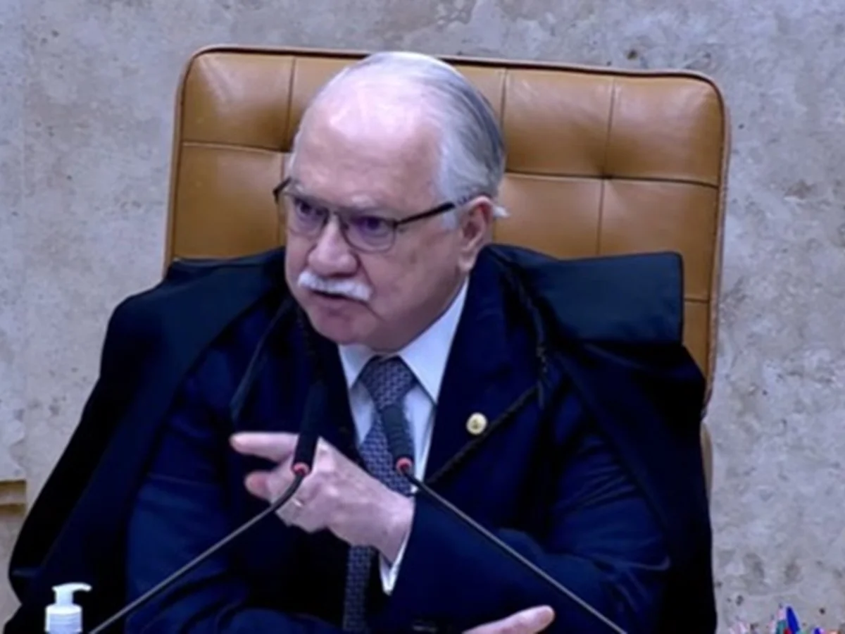 Coordenador de Flávio e líder do governo Lula se reúnem com Fachin nesta 3ª