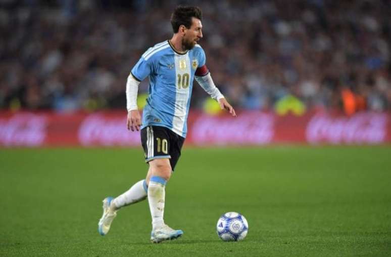 Jornais se derretem por Messi em despedida: "Melhor até o último dia"