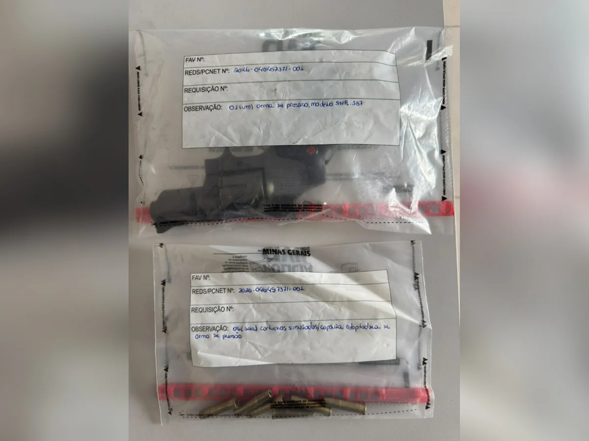 MG: homem é preso após acorrentar-se em banco para negociar dívida
