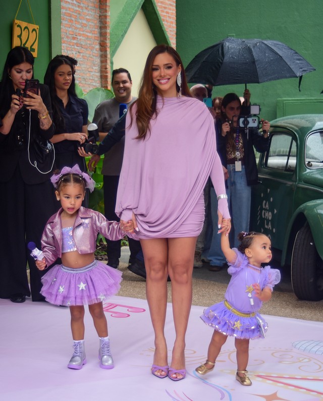 Filha de Neymar e Bruna Biancardi, Mavie completa 3 anos e ganha festão com tema 'Show de Talentos' em São Paulo