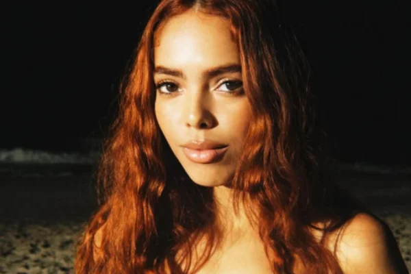 Saiba quem é a atriz escolhida como dublê de Anitta em ação publicitária
