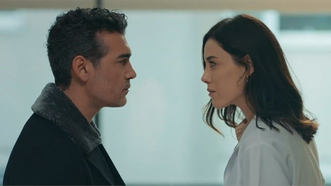 Mãe e filho! Ator que vive Ali em Iludida publica lembrança das gravações ao lado de Cansu Dere